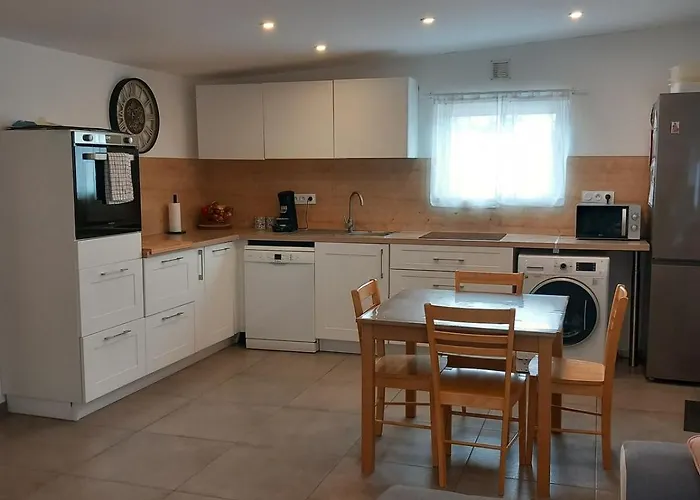 Chalet Terrain Avec Mazet Climatise Proche Des Plages - V0847